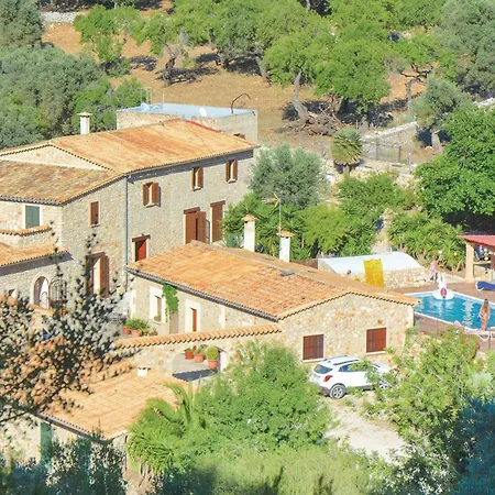 Holiday home 6 Bedroom Amazing Home In Estellencs